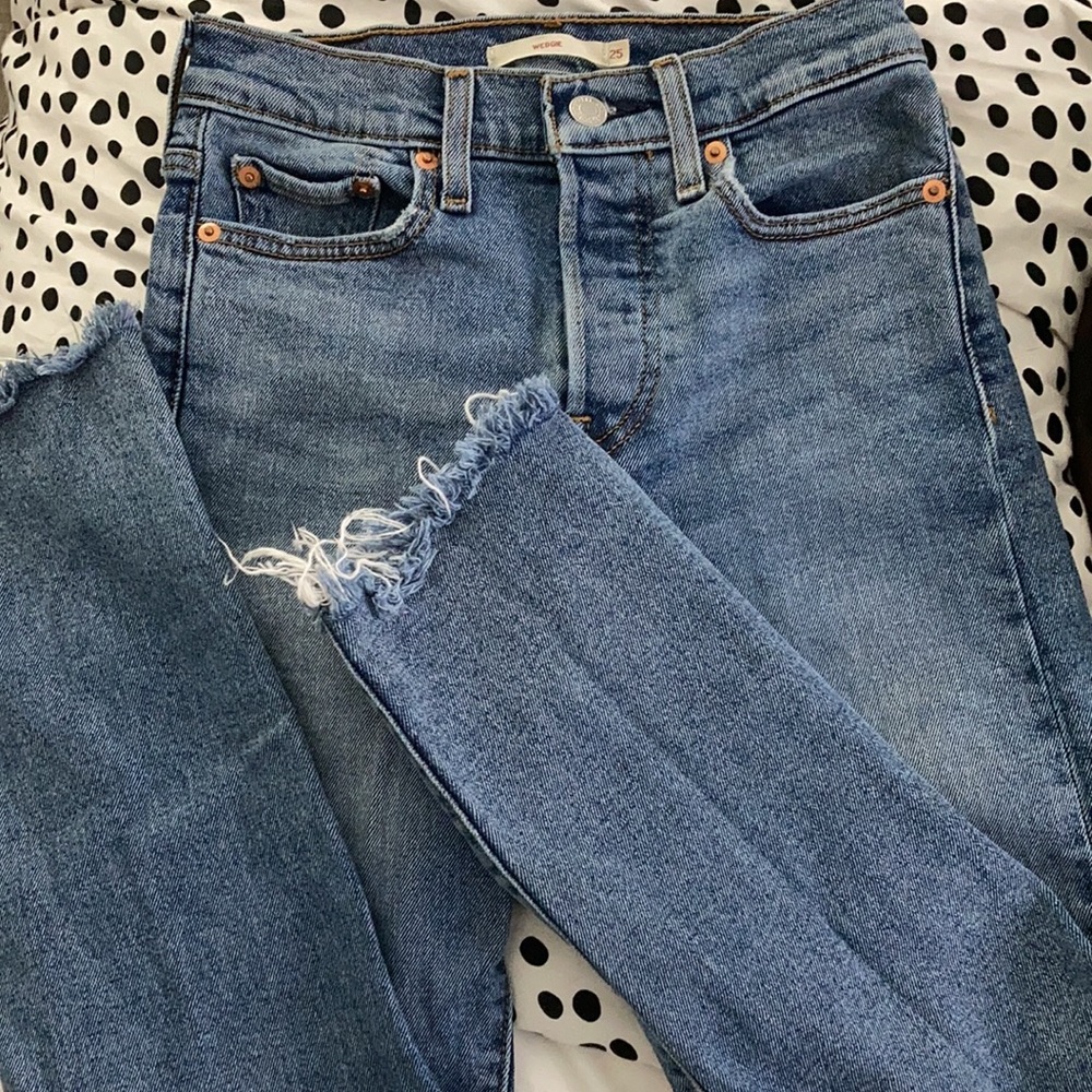 Levi’s straight leg wedgie medium blue jeans